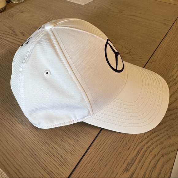 Mercedes AMG Petronas F1 Team Hat - Official Formula 1 Team Gear - Unisex - Picture 3 of 7